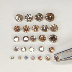 Diamante marron en talla redonda 1.00-3.65 mm