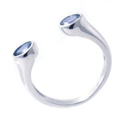 Anello con zaffiro o acquamarina in argento 925 placcato in rodio bianco o nero.
