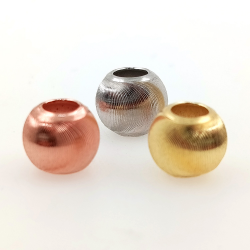 DIY : perle sphérique de 1 gramme en argent 925 plaquée au rhodium blanc, à l'or jaune ou à l'or rose.